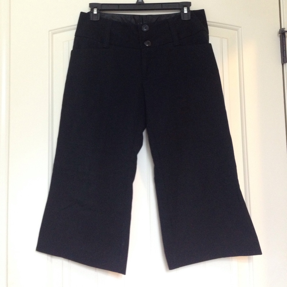 Black Dressy Capri