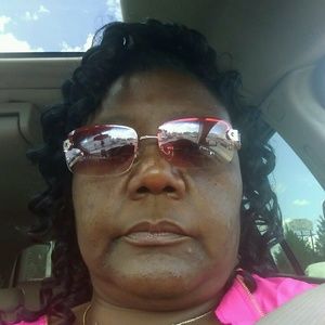 Meet your Posher, Rosa