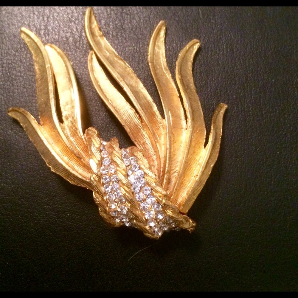 2  vintage brooch’s