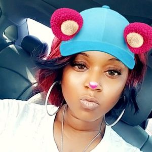 Meet your Posher, Denae