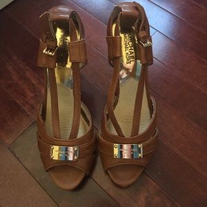 Micheal Kors Sandals- Excellent condition Micheal Kors Sandals- Excellent condition