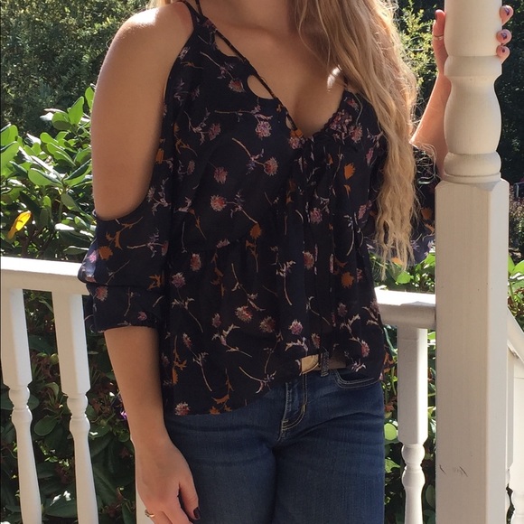 Navy Floral Top - Picture 2 of 2