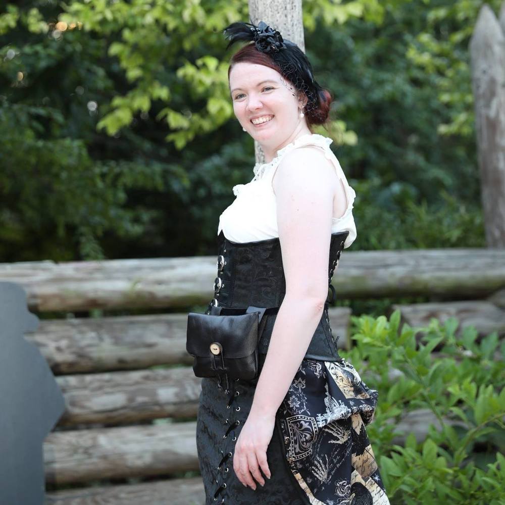 Meet your Posher, Liz