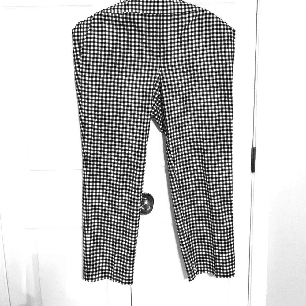 Capri pants