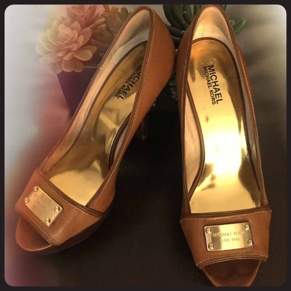Micheal Kors platform heels