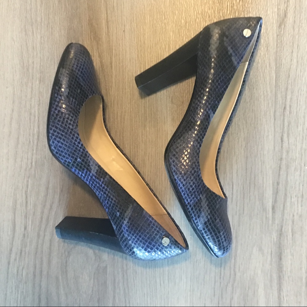EUC Calvin Klein Cobalt Blue Black Snakeskin Heels