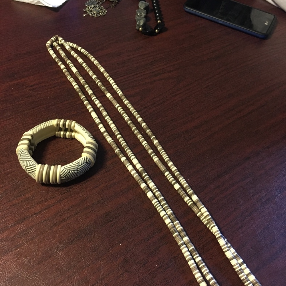 Necklace & bracelet set