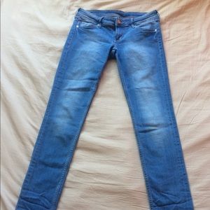 H&M super skinny low jeans. 29. EUC
