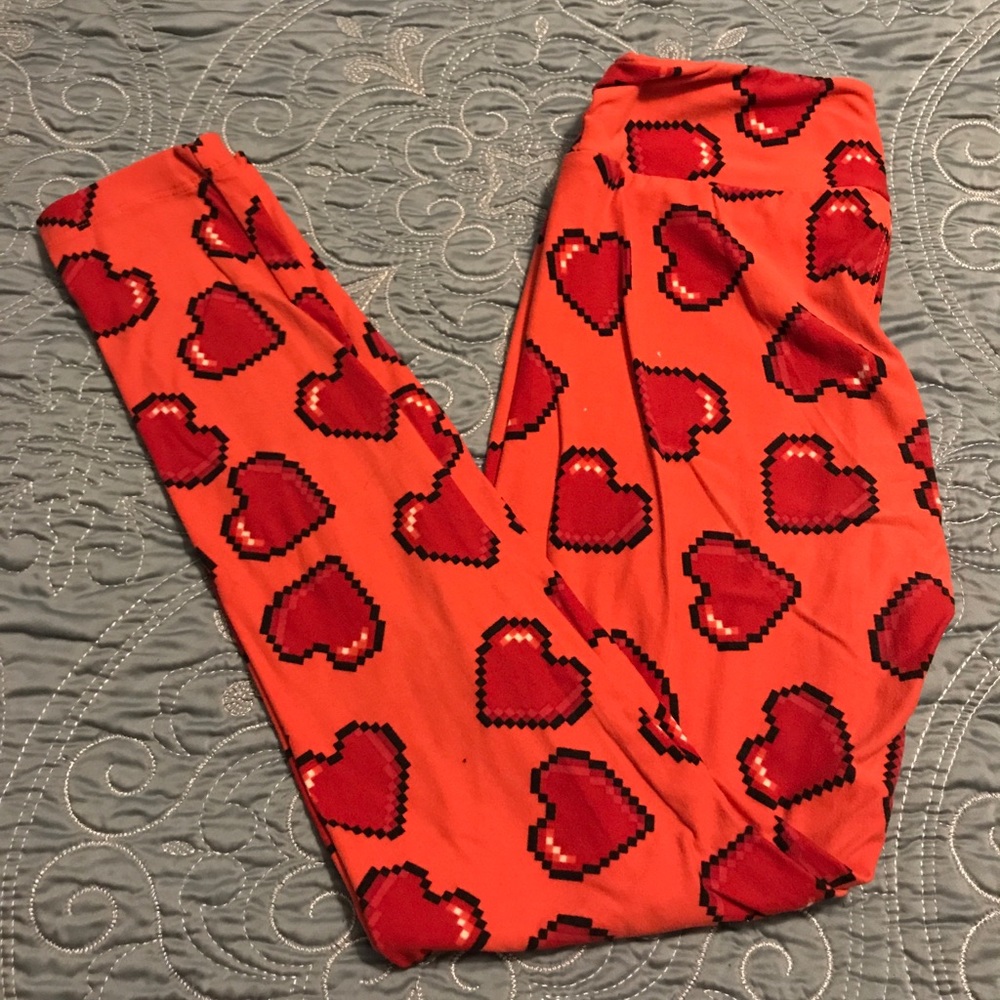 Lularoe OS Digital Heart Valentine Leggings