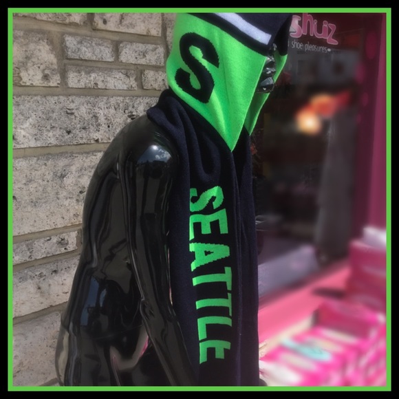 New England or Other Team Football Hoodie Scarf - Picture 5 of 8