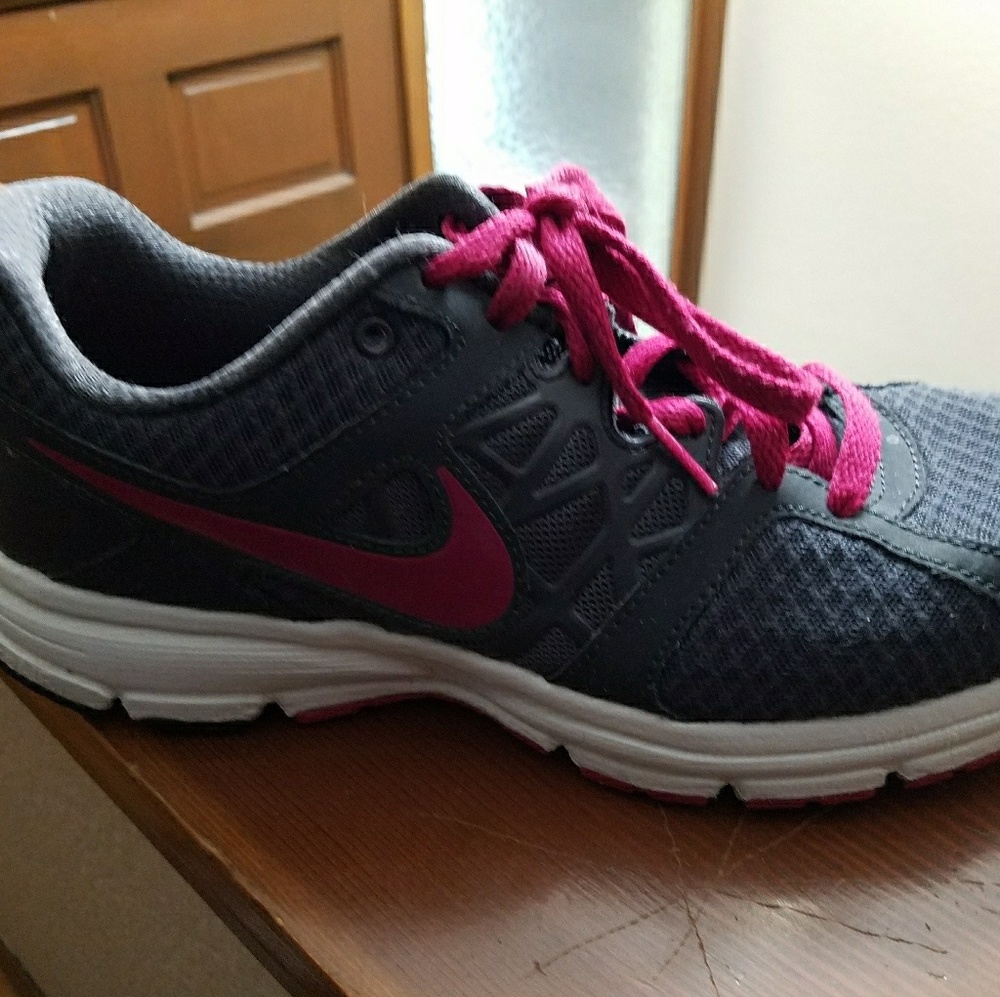 Ladies Nike Relentless 2