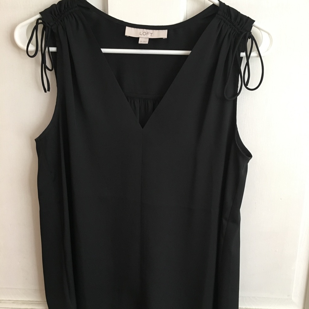 Loft S sleeveless blouse.