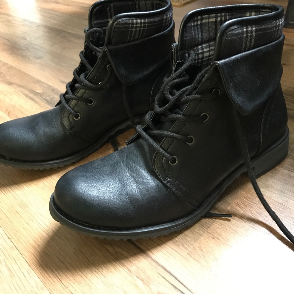 Black boots