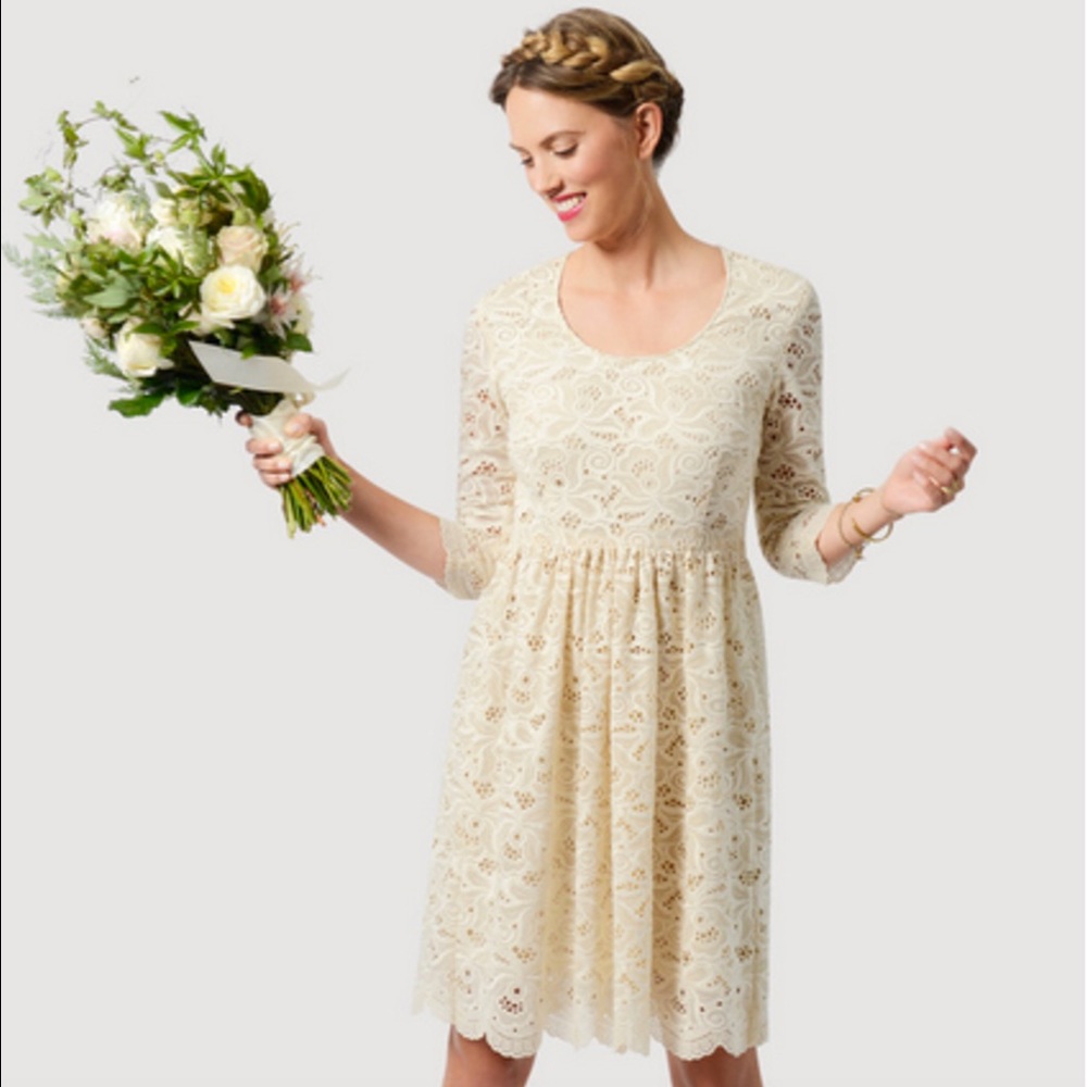 Stone Fox Bride 👰🏻 never worn lace dress