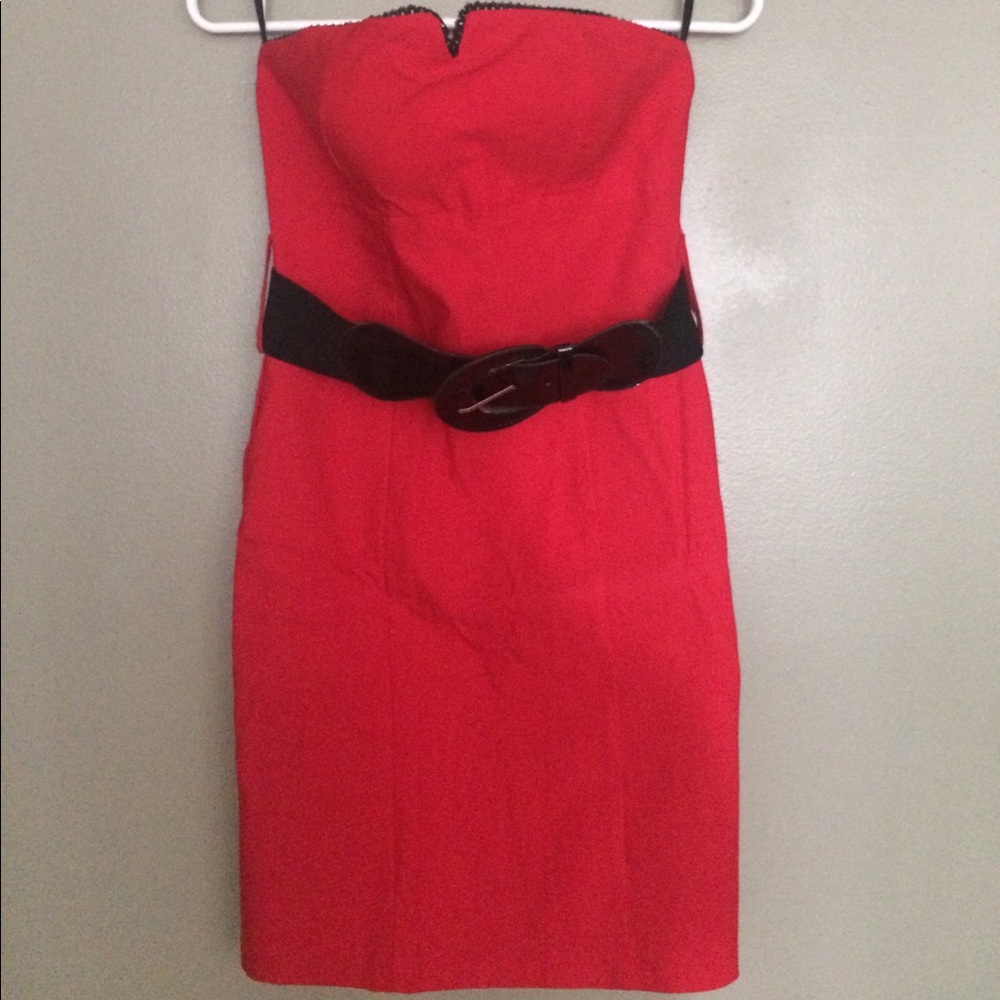 Red body central strapless dress sz. Medium