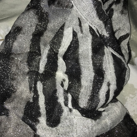 🖤Sparkly zebra scarf🖤 - Picture 2 of 2