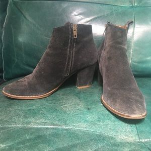Madewell grey suede zip up booties with suede heel