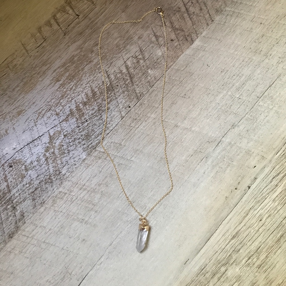 ✨ONE LEFT!✨ Quartz Dagger Necklace - Picture 3 of 6