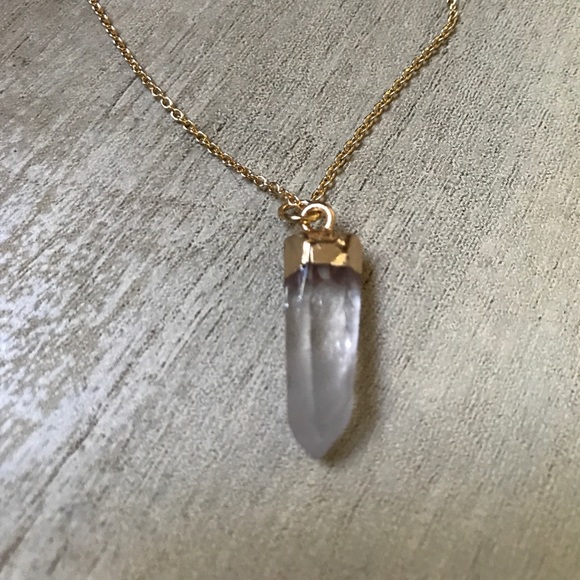 ✨ONE LEFT!✨ Quartz Dagger Necklace - Picture 2 of 6