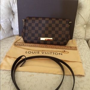 Louis Vuitton Favorite PM clutch