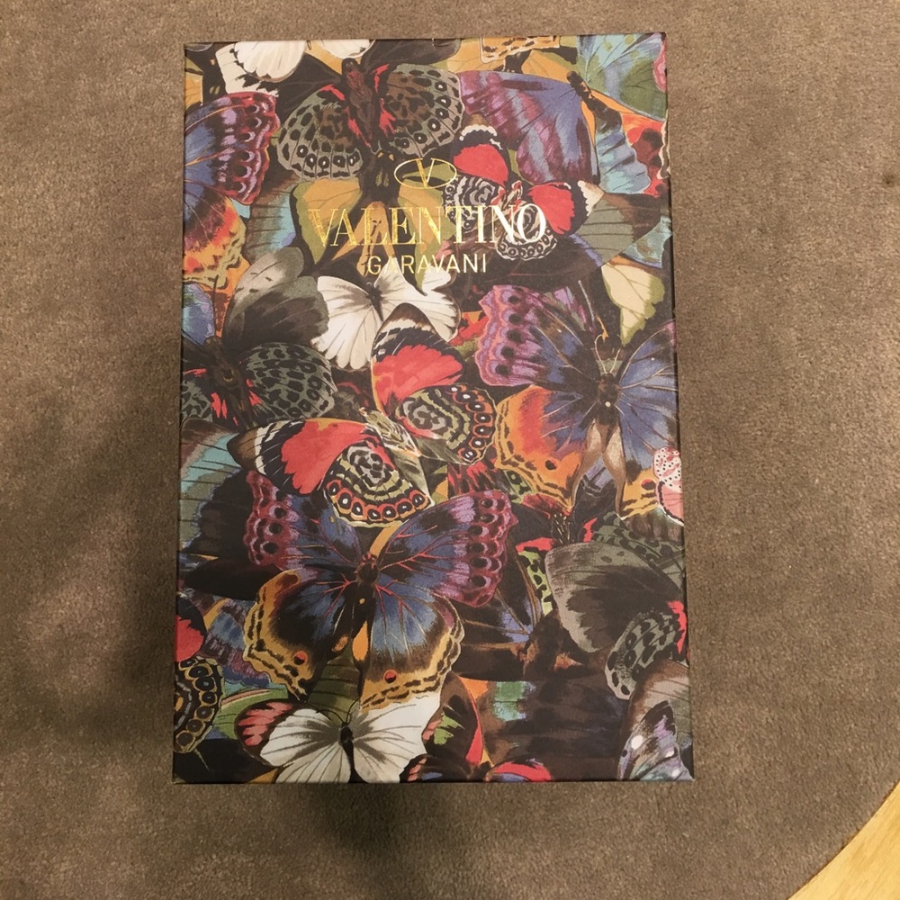 Exclusive Butterfly Valentino shoe box