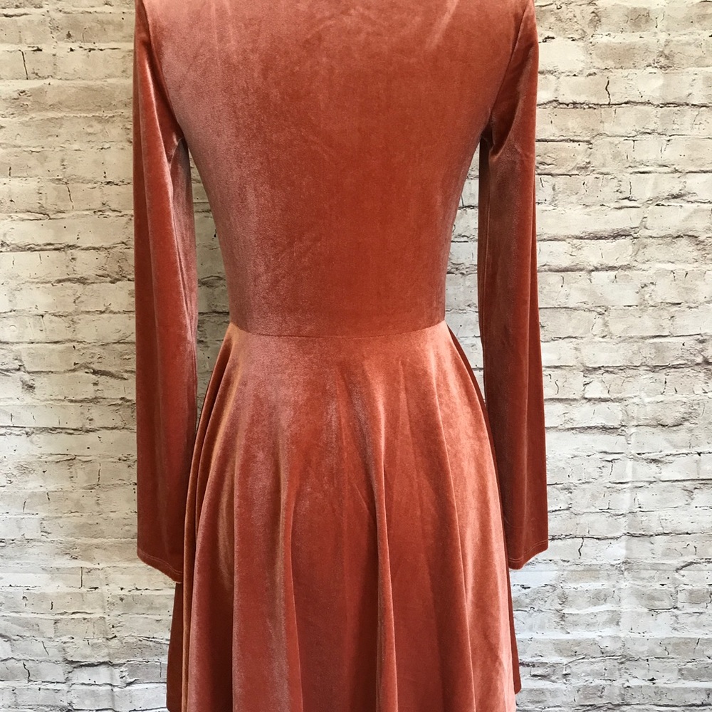 🍊HP🍊Kimchi Blue Velvet Surplice Dress Medium - Picture 5 of 8