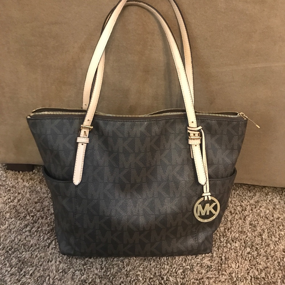 ✨Michael Kors hand bag✨