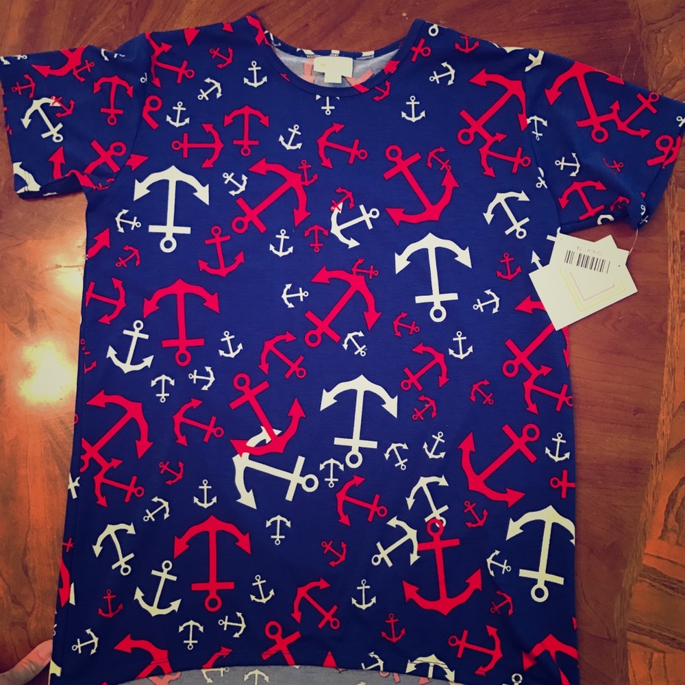 NWT-LuLaRoe Gracie-14 Shirt