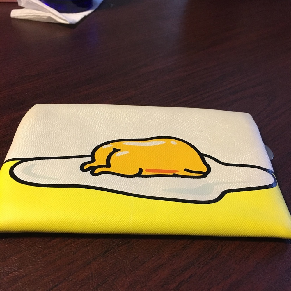 Cosmetic bag