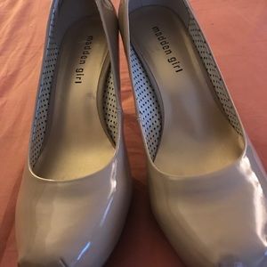 Steve Madden nude patent leather shoes
