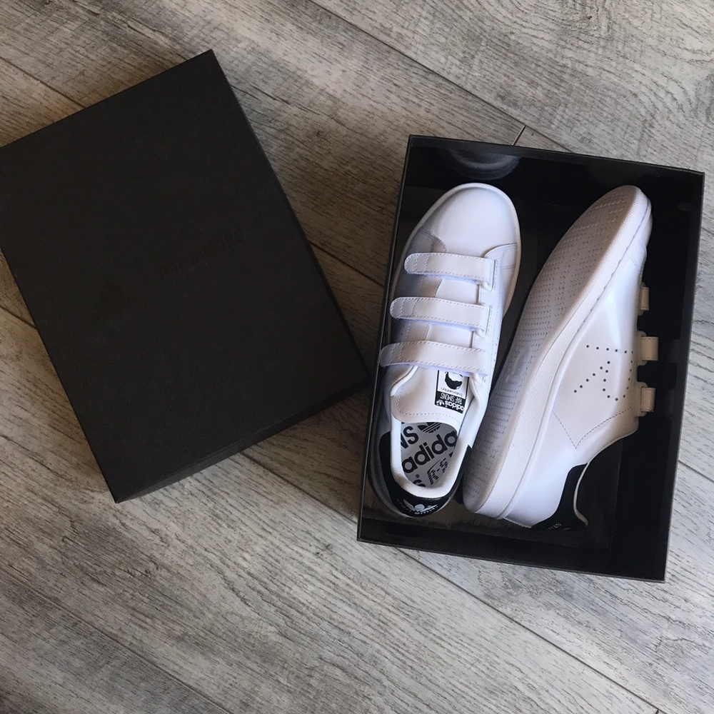 Brand new RAF Simmons