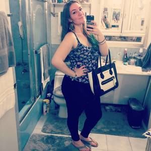 Meet your Posher, Stephanie