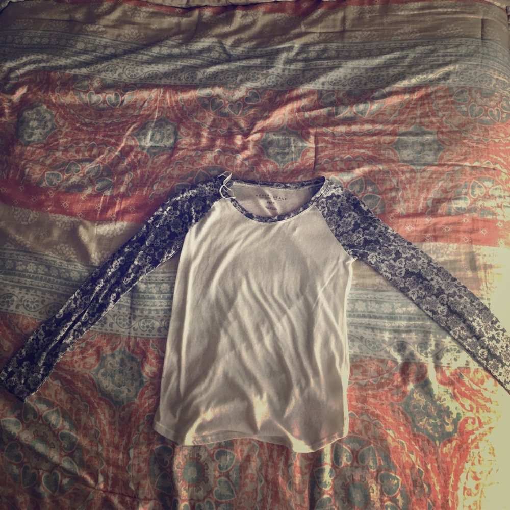 Vintage Aeropostale everyday tee