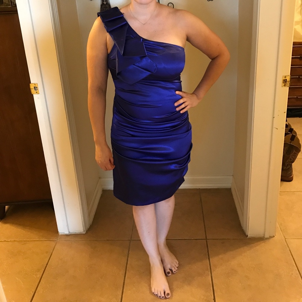 One shoulder dress in the color violet