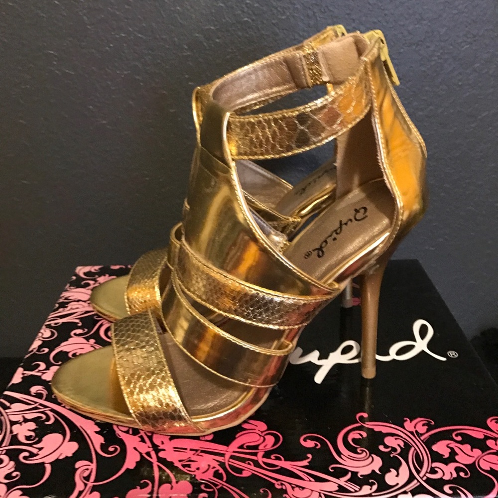 Never worn Size 6 Cupid High Heels