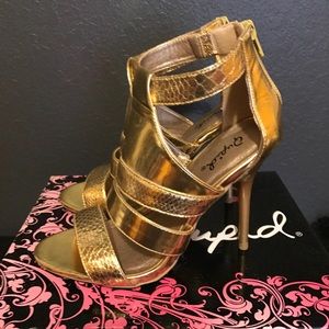 Never worn Size 6 Cupid High Heels