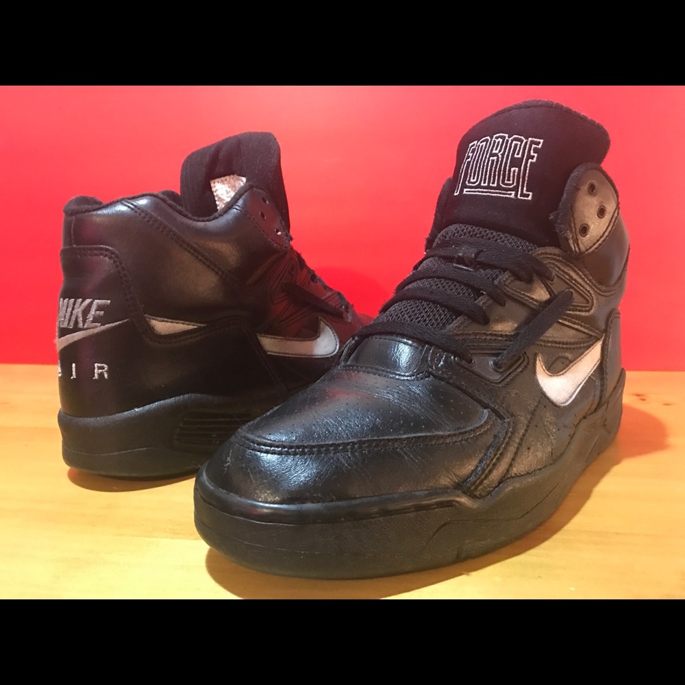 Men's Size 10.5 Black Nike Force Hightop Shoes
