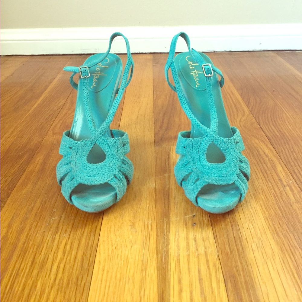 Unique turquoise suede heels!