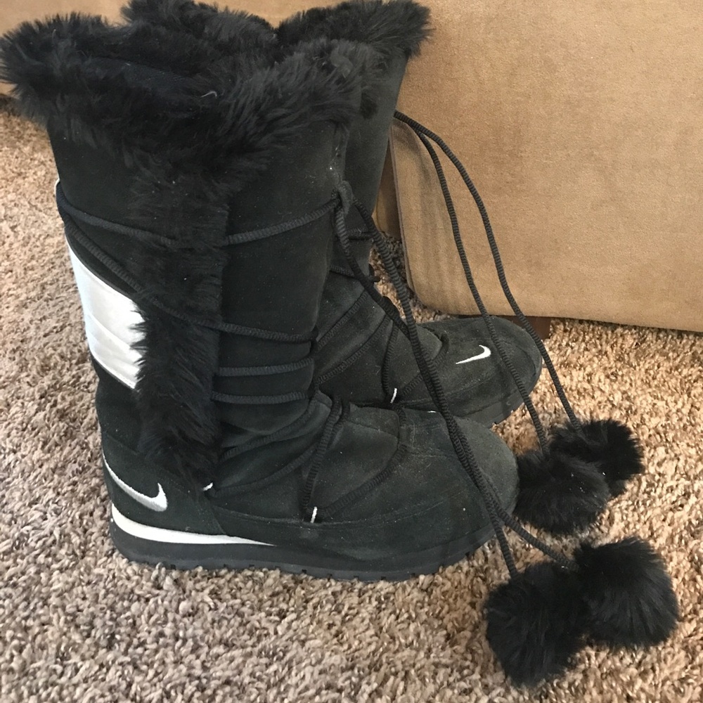 ✨Nike Snow boots✨
