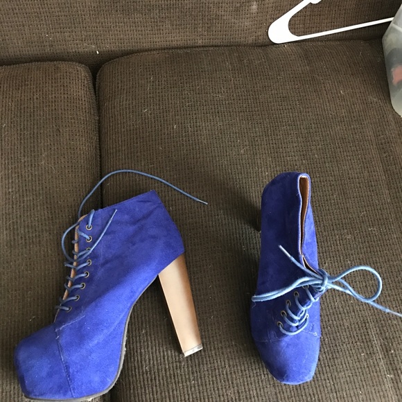 Platform booties - Picture 3 of 3