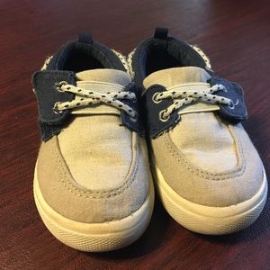 Boys sz 8 boat shoe
