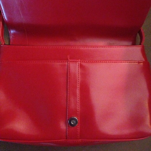 Guess purse - Picture 3 of 8