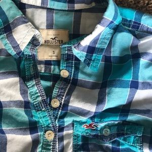 Hollister button down long sleeve plaid