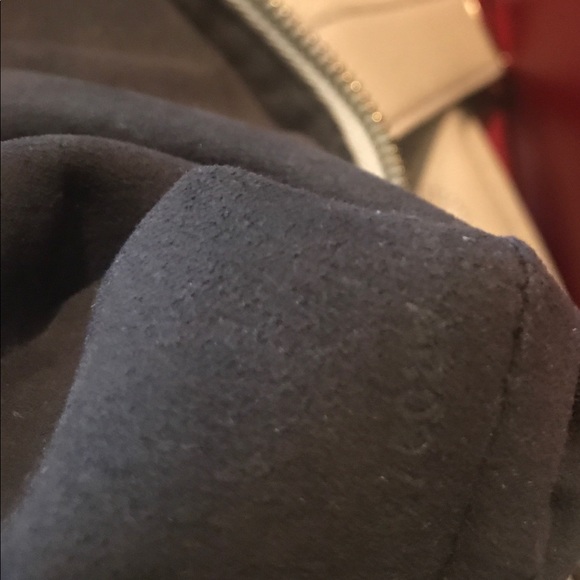 LOUIS VUITTON MAHINA XS HOBO BAG - Picture 7 of 7