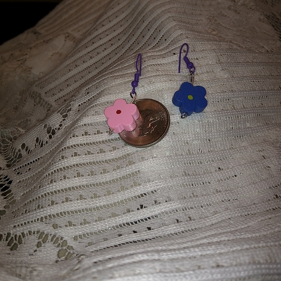 Childrens handcrafted earrings - Picture 2 of 3