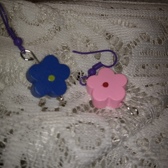 Childrens handcrafted earrings - Picture 3 of 3