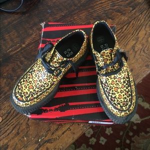 T.U.K Women's Leo Heart Mondo Creeper