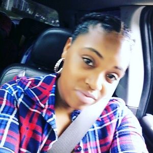 Meet your Posher, Shakia