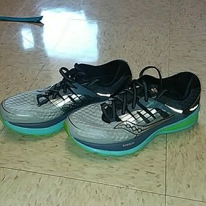 Saucony Triumph Iso 2 Running Shoes w/gel insoles