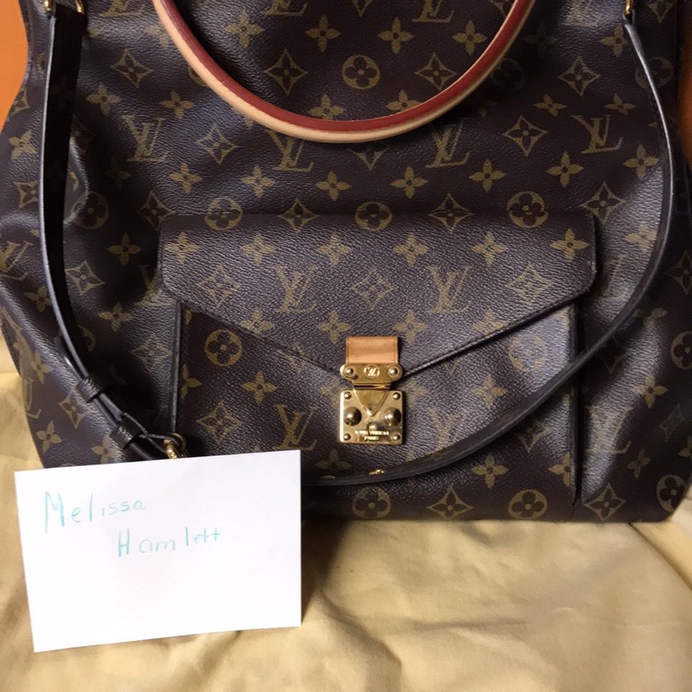 LOUIS VUITTON METIS HOBO